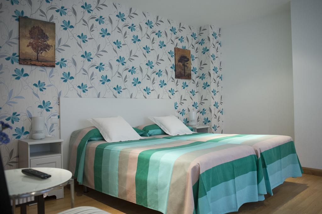 Quintana 23 Hotel Suances Room photo