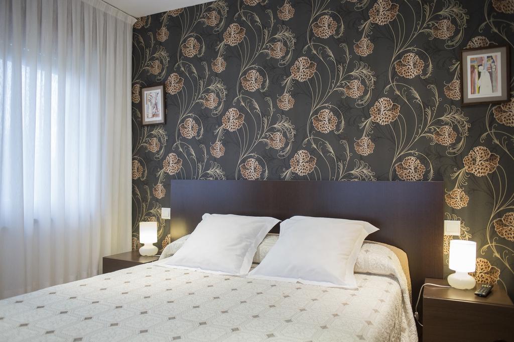 Quintana 23 Hotel Suances Room photo