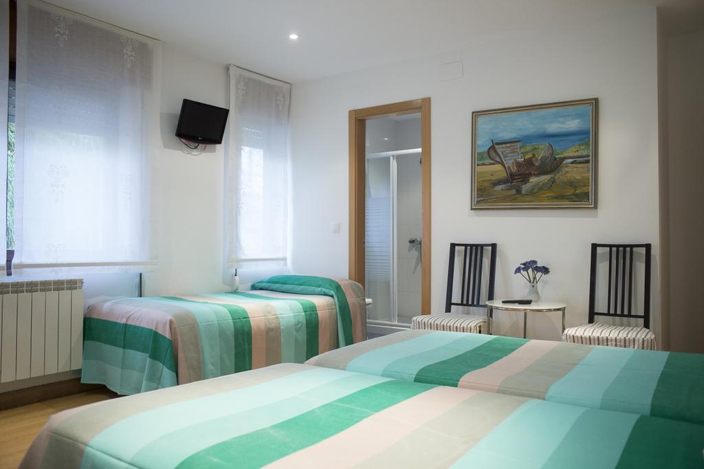 Quintana 23 Hotel Suances Room photo